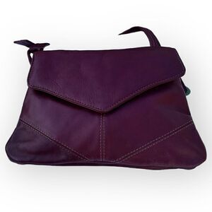 Unbranded bag Maroon/burgundy shoulder bag with gold colored hardware